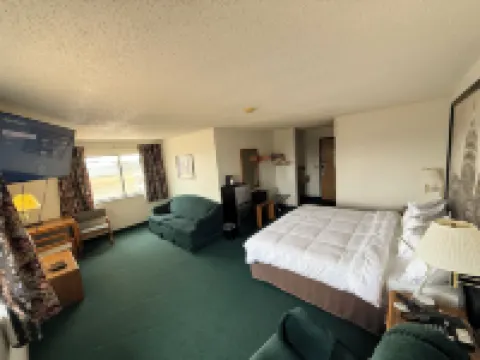 Budget Inn & Suites Hotels in DeWitt