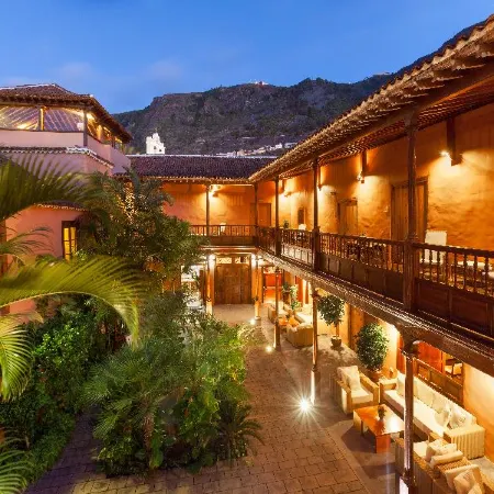 Hotel LIVVO La Quinta Roja