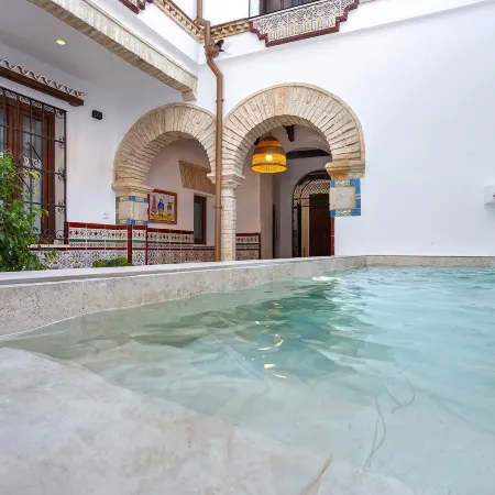 Exclusive 5 Rooms Traditional House in Cordoba. Casa San Pedro