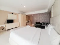 Modern Look and Homey Studio at Mataram City Apartment By Travelio