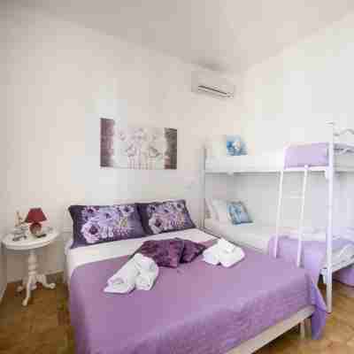 Oasi Garden House – Villetta Moderna con Giardino e Parcheggio Privato Rooms