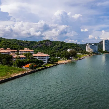 4 Bed Beachfront Condo (SP43)