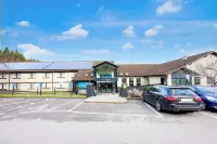 Gloucester Robinswood Hotel by Sunday - parking