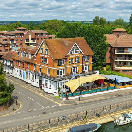 Uno Thames Hotel Maidenhead -Reopened Brand New Again -FREE PARKING