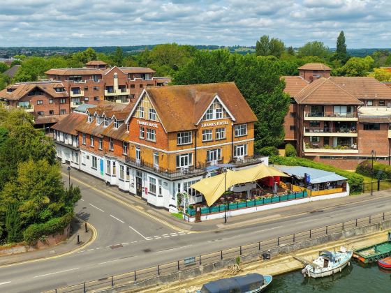 Uno Thames Hotel Maidenhead -Reopened Brand New Again -FREE PARKING