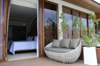 Dahican Beach Resort and Spa Hotel di 