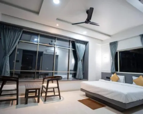 Hotel Oberon Hotels in Solapur