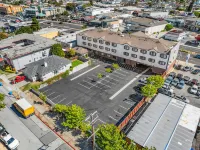 Hotel Skye - parking