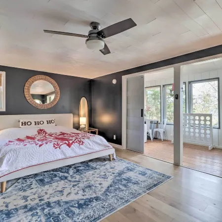 'The Chalet on Sinclair' w/ Private Dock & Kayaks!