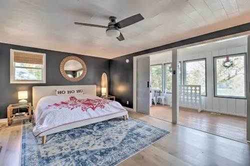 'The Chalet on Sinclair' w/ Private Dock & Kayaks! - 3-Star