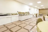 Hotel Santa Marta - breakfast