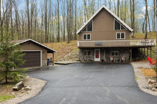 Free Night Stay w/2 Night BookingShanty Creek Escape l Ski l Hot Tub l Pool