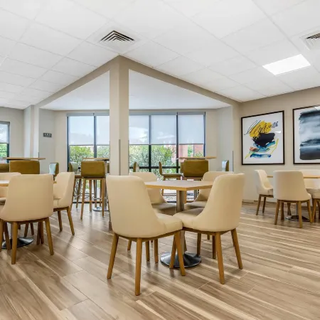 Comfort Inn & Suites Saint Louis Lafayette Square Отели рядом с достопримечательностью «Железнодорожный вокзал Юнион-Стейшн»