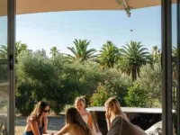 Canvs by Cabn Seppeltsfield Barossa Hotels in Nuriootpa