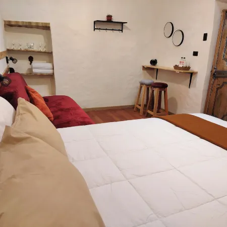 KANTIQ House