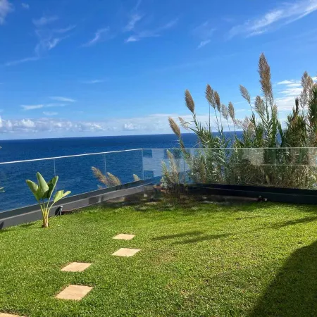 GuestReady - Cliff residence with sea view