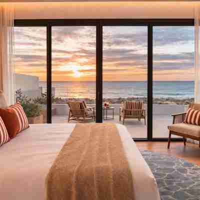 Marina Baie des Anges Hotel, Curio Collection by Hilton Rooms