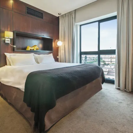 Colosseum Luxury Hotel Отели рядом с достопримечательностью «Intaka Island»