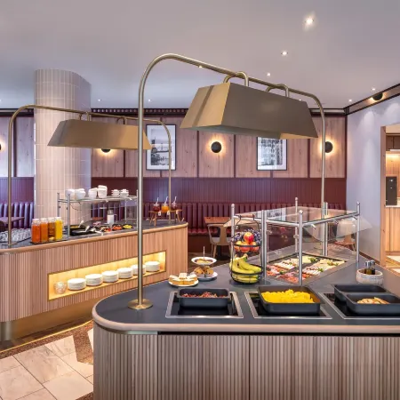 Radisson Hotel Düsseldorf City Center Отели рядом с достопримечательностью «Гольцхайм»
