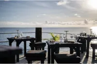 The Warwick Fiji - Romantic