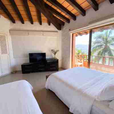 Oceanfront 5BR Villa by Monyxbnb Rooms