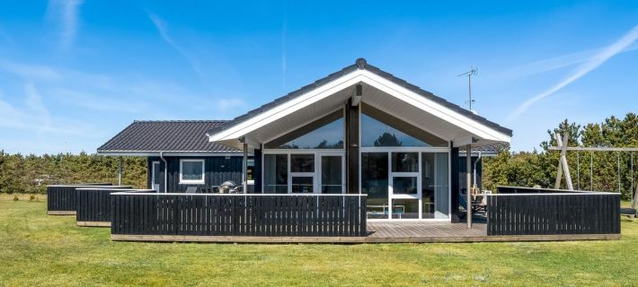 "Lirim" - 50m from the Sea Hotels in Saeby