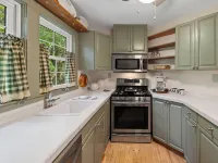 Lake Geneva Escape 4BR Arcade Fire Pit and Deck Hotels in Como