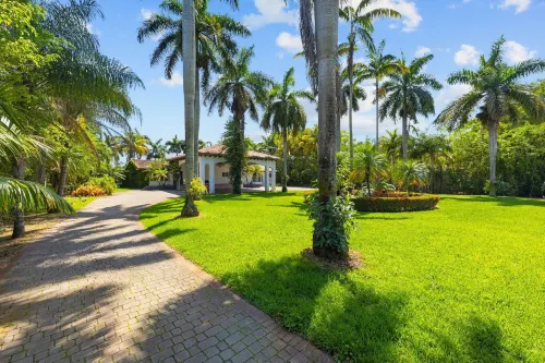 Sultan Villa - Tennis • CT Pool • BBQ - Villas