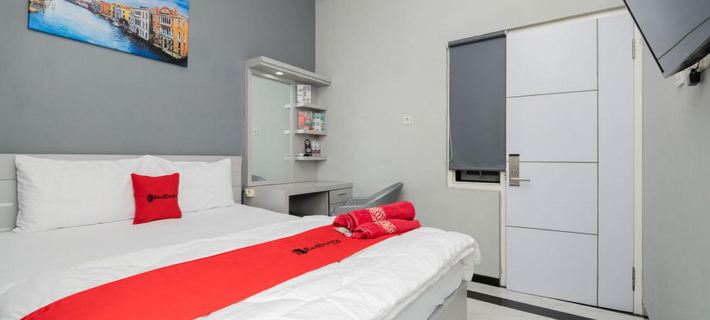 RedDoorz Plus Near Politeknik Negeri Malang Hotels in Lowokwaru