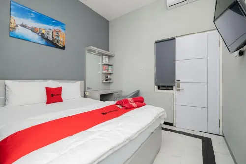 RedDoorz Plus Near Politeknik Negeri Malang - Kitchens