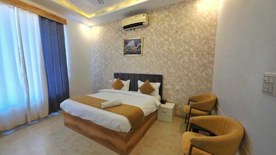 Hotel Devine