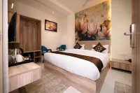 Hotel Aadya Palace - parking