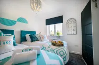 3 BD / Large Garden/ Driveway /Sleeps 8 / 1.5 Bath - جاكوزي