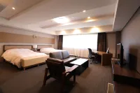 Silk Hotel - parking