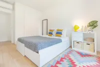 Luxury Beach Experience in Lisbon w/ Swimming Pool - 3-نجوم