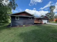 Dockside Retreat on the Canal on Lake Bemidji- 4BR, 3BA-Hot Tub-Fireplace! - Boutique