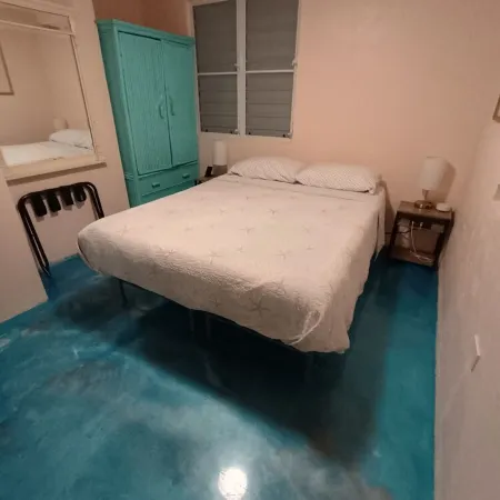 Full Bed/Kitchenette Esperanza w/AC+Wi-Fi Apt. 2
