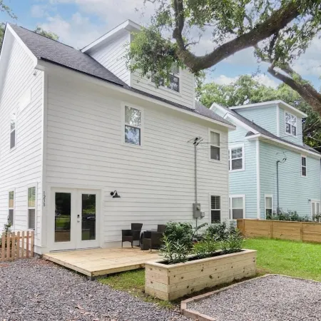 Southern Charming New Home-Mins to Beach & DT