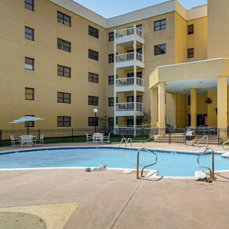 Waterfront Biloxi Condo: Gulf-View Balcony!