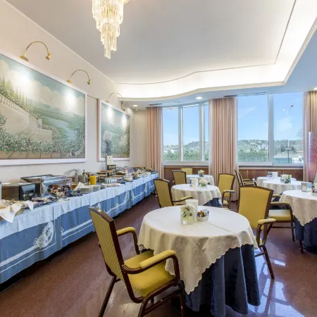 Hotel Ambassador