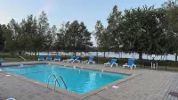 Lakeside Inn - Pools