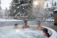 Whistler Village Inn & Suites - Hot Tub