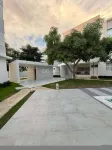 Tropical Retreat | Private Beach Access + Pool | Gated - 酒店式公寓