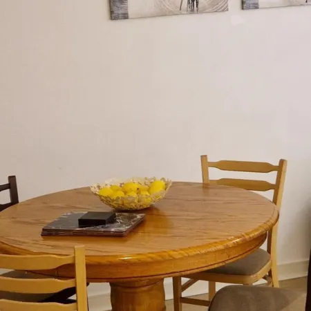 1-Bed - Sleeps 4 - Parking - Central Location