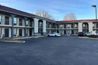 Quality Inn - parking