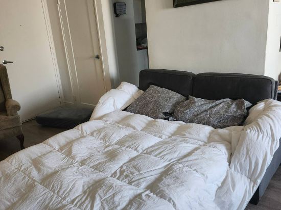 1 bd apartment sleeps 4- 20 mins from everything!