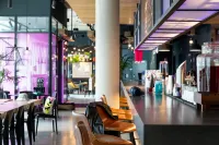 Moxy Essen City - Bar