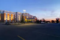 希爾頓歡朋套房酒店-卡爾加里西機場 - 按摩浴池
