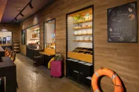 Moxy Southampton - breakfast