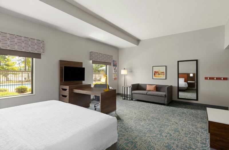 Hampton Inn & Suites Savannah-Airport